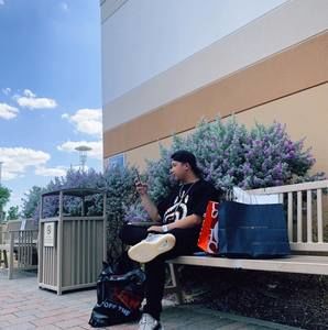 Meet your Posher, Lee